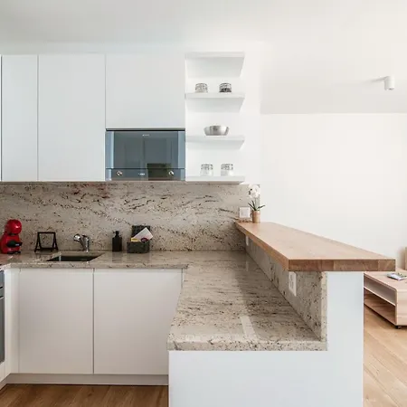 Palace By Quokka 360 - 2 Minutes From Lido Lugano