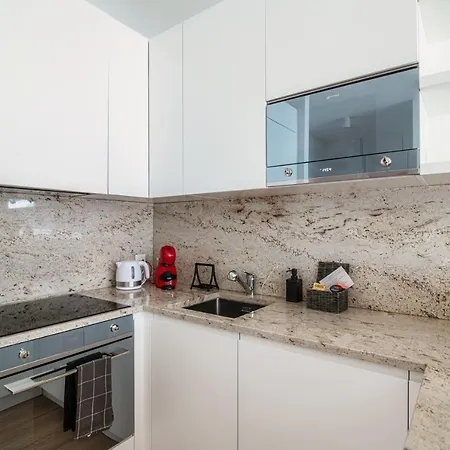 Palace By Quokka 360 - 2 Minutes From Lido *