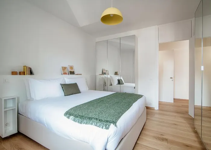 Palace By Quokka 360 - 2 Minutes From Lido شقة لوغانو