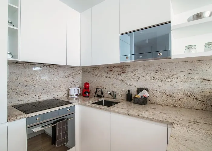 Palace By Quokka 360 - 2 Minutes From Lido *